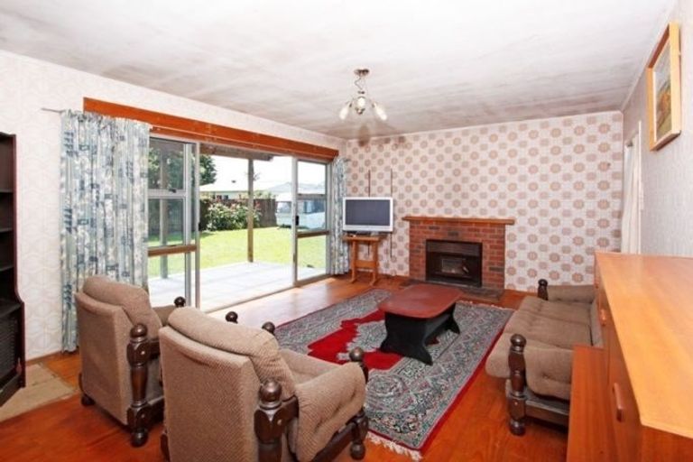 Photo of property in 56 Dale Crescent, Pakuranga, Auckland, 2010