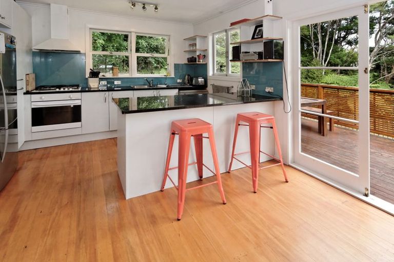 Photo of property in 16 Mariana Place, Glen Eden, Auckland, 0602