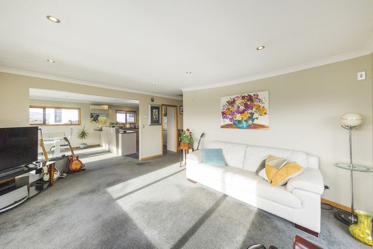 Photo of property in 56 Ruapehu Drive, Fitzherbert, Palmerston North, 4410