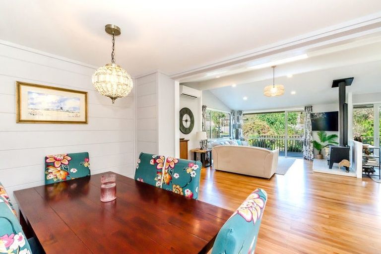 Photo of property in 15 Tiromoana Road, Raumati South, Paraparaumu, 5032