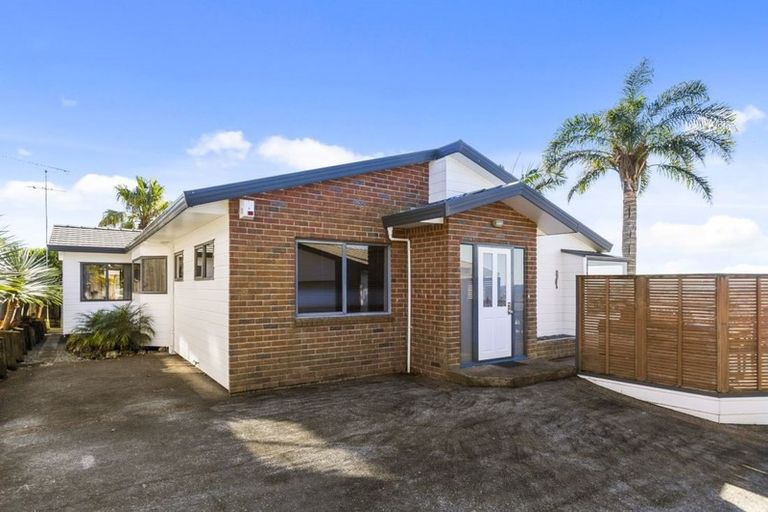 Photo of property in 94 Luckens Road, West Harbour, Auckland, 0618
