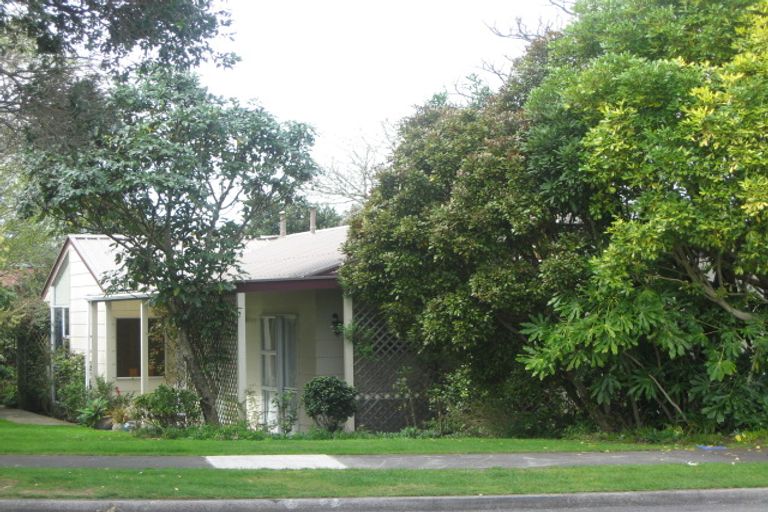 Photo of property in 145 Govett Avenue, Frankleigh Park, New Plymouth, 4310
