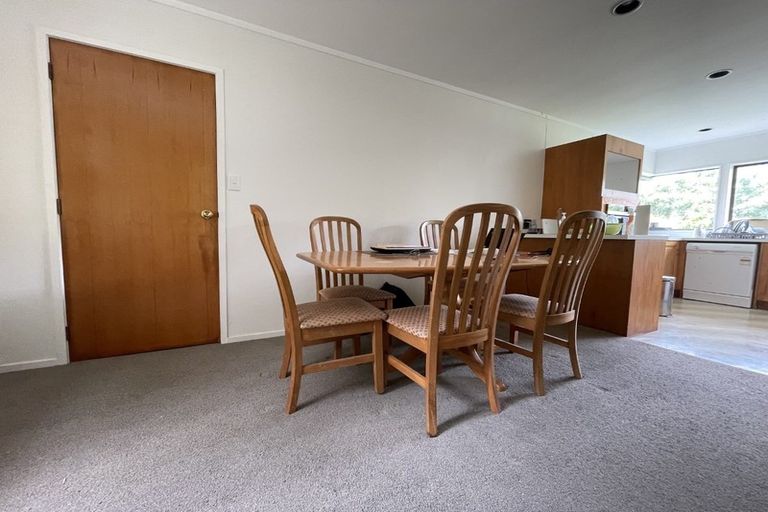 Photo of property in 2/1 Seaford Place, Murrays Bay, Auckland, 0630