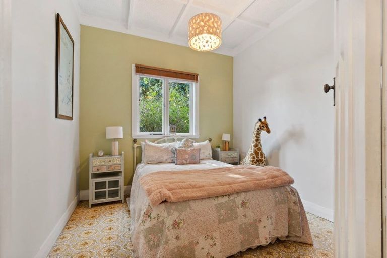 Photo of property in 46 Grande Vue Road, Hillpark, Auckland, 2102
