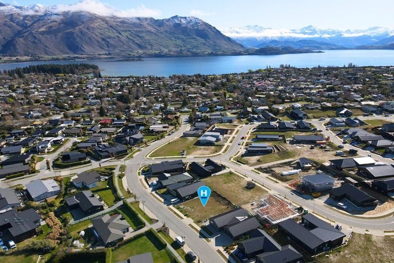 Photo of property in 66 Kirimoko Crescent, Wanaka, 9305