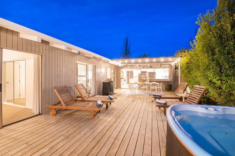 Photo of property in 18 Glengarry Avenue, Manly, Whangaparaoa, 0930