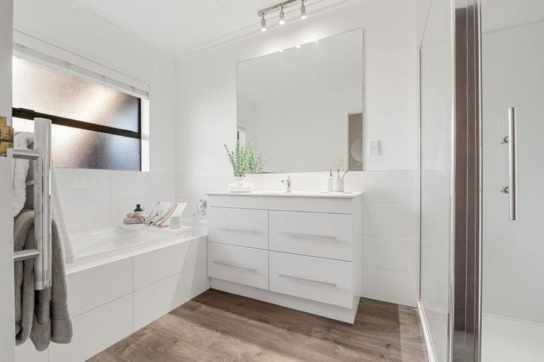 Photo of property in 8a Tamihana Avenue, Fairfield, Hamilton, 3214