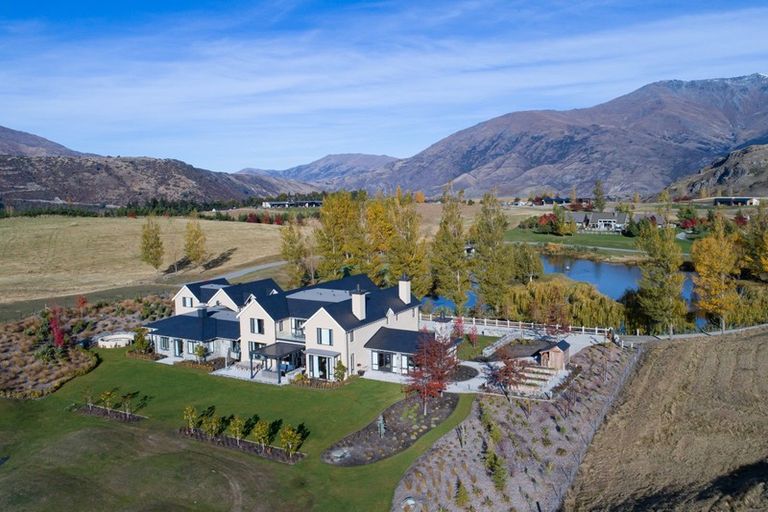 Photo of property in 2 Haggitt Lane, Lake Hayes, Queenstown, 9371