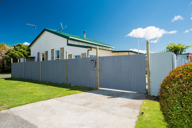 Photo of property in 71 Macdonald Street, Elgin, Gisborne, 4010