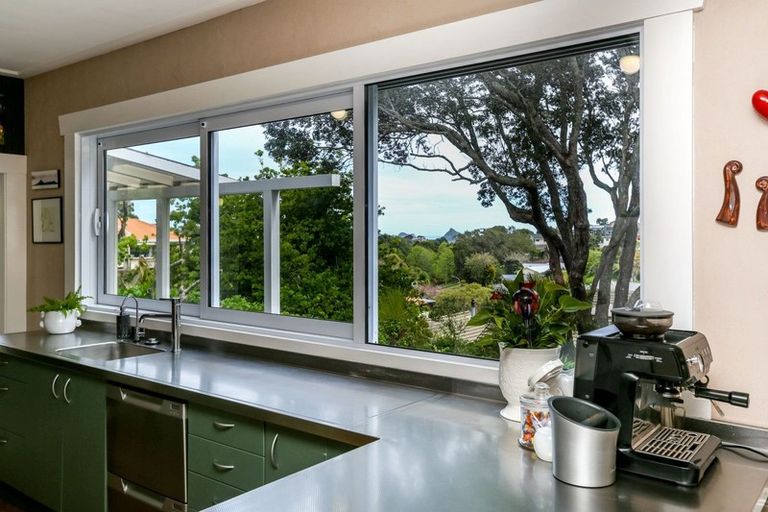 Photo of property in 8 Dorset Avenue, Westown, New Plymouth, 4310