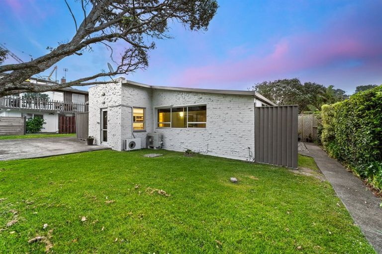 Photo of property in 1/15 Omana Road, Milford, Auckland, 0620