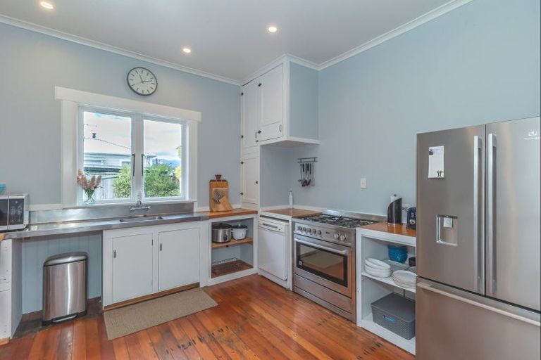 Photo of property in 556a Queen Street East, Levin, 5510