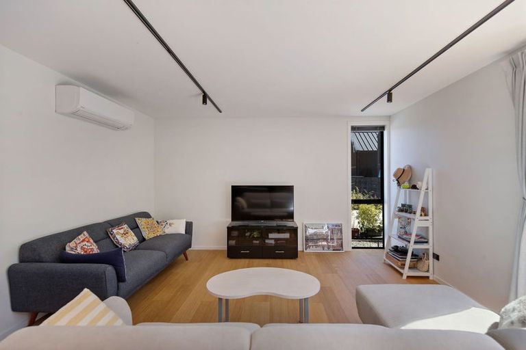 Photo of property in 5 Curvey Court, Jacks Point, 9371