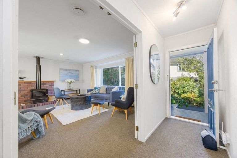 Photo of property in 2/112 Nigel Road, Browns Bay, Auckland, 0630