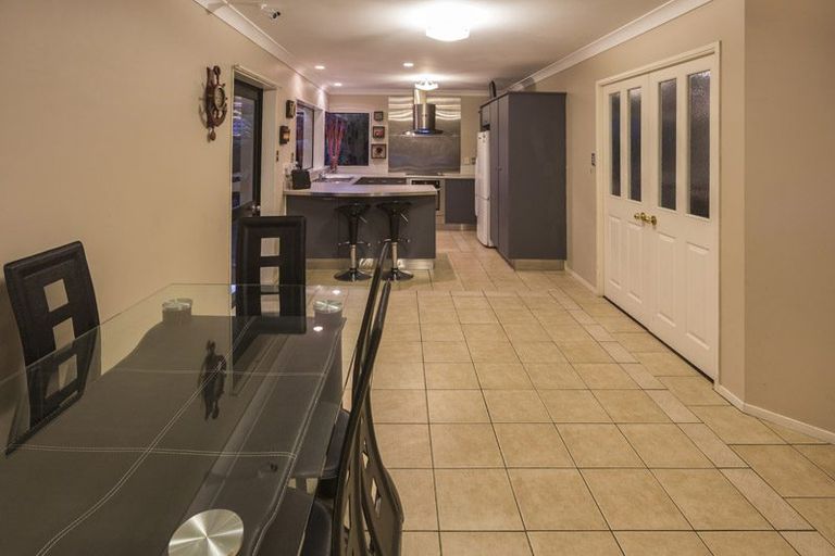 Photo of property in 1/38 Ambleside Drive, Northpark, Auckland, 2013