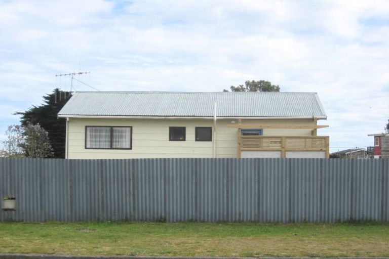 Photo of property in 67 Kahukura Avenue, Waitarere Beach, Levin, 5510
