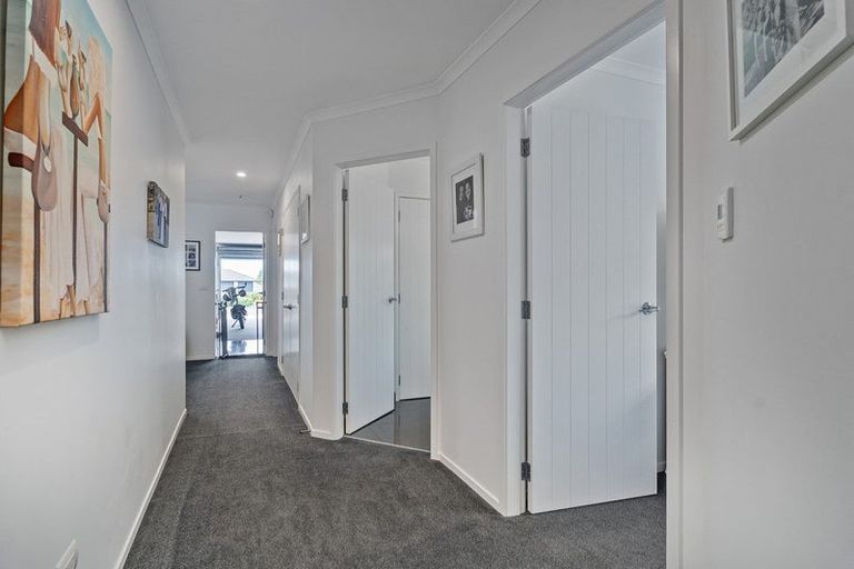 Photo of property in 18 Roseberry Place, Whitianga, 3510