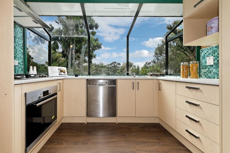 Photo of property in 40 Wood Bay Road, Titirangi, Auckland, 0604