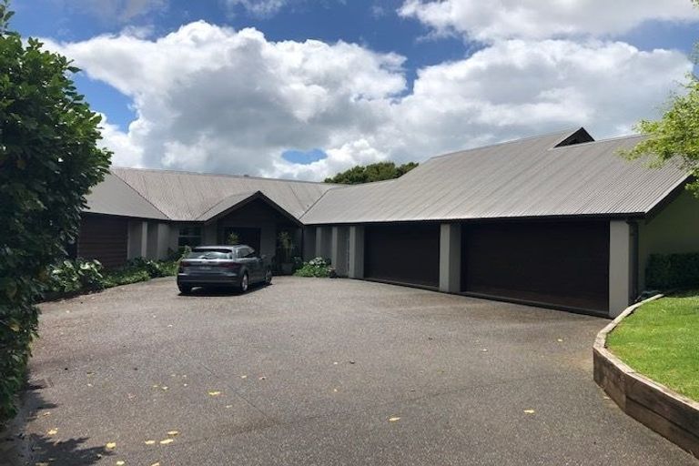 Photo of property in 15 Mcgiven Place, Coatesville, Albany, 0793