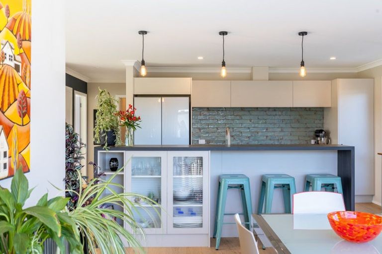 Photo of property in 7 Tapuhikura Street, Waikanae, 5036