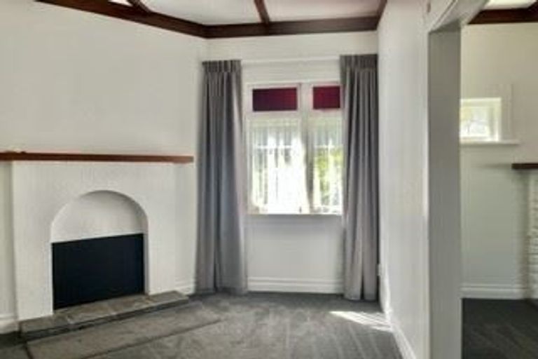 Photo of property in 11 Swanson Road, Henderson, Auckland, 0610