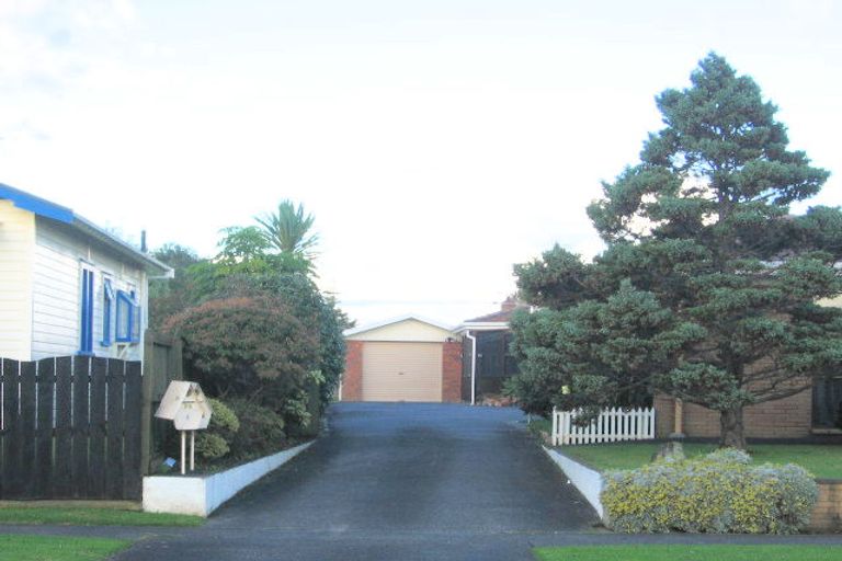 Photo of property in 2/75 Rangitoto Road, Papatoetoe, Auckland, 2025
