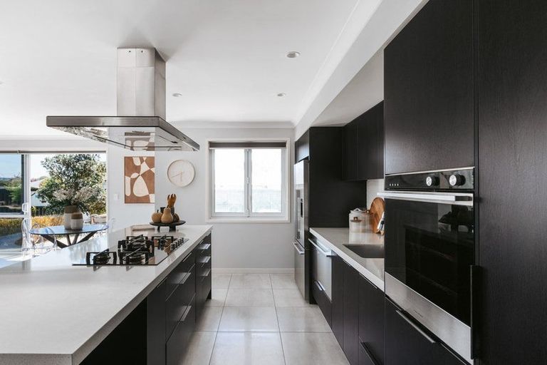 Photo of property in 266 Lakes Boulevard, Pyes Pa, Tauranga, 3112