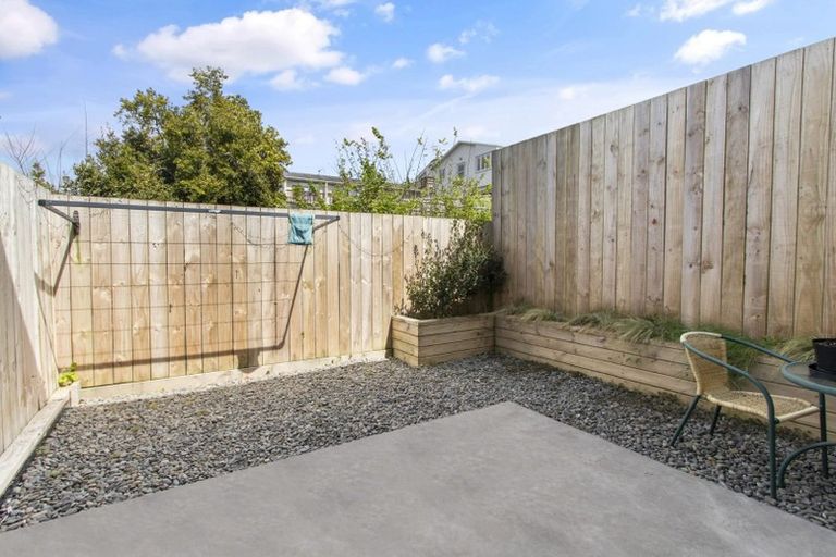 Photo of property in 9/25 Thackeray Street, Hamilton Lake, Hamilton, 3204