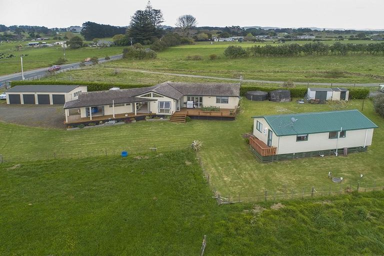 Photo of property in 100 South Head Road, South Head, Helensville, 0874