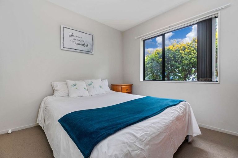 Photo of property in 39 South Kensington Way, Henderson, Auckland, 0612