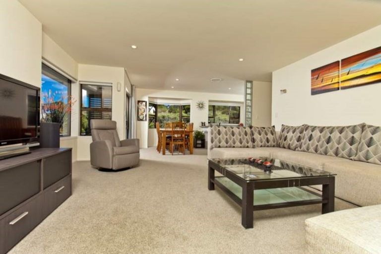 Photo of property in 1/30 Manly Esplanade, Browns Bay, Auckland, 0630