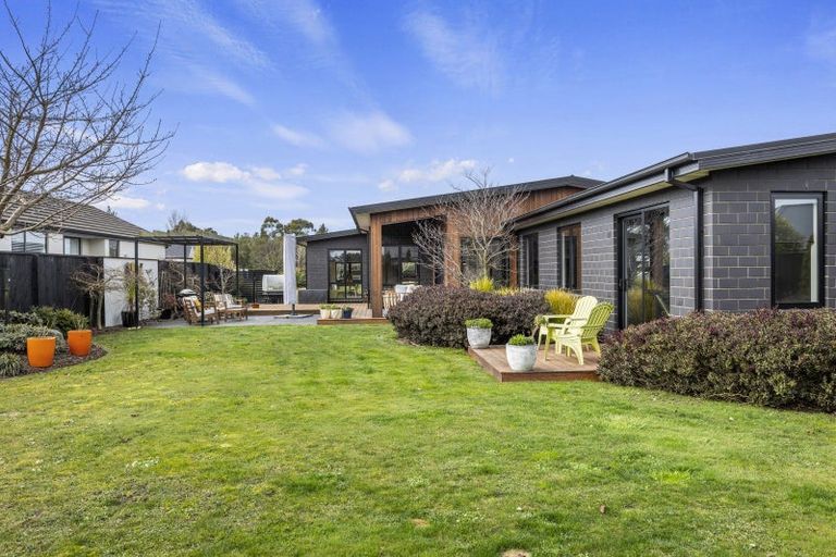Photo of property in 7 Westpark Boulevard, Rangiora, 7400
