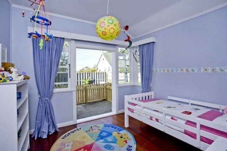 Photo of property in 7 Wicklow Road, Narrow Neck, Auckland, 0622