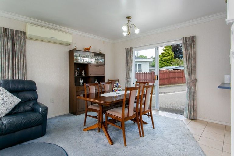 Photo of property in 31 Sheridan Crescent, Leamington, Cambridge, 3432