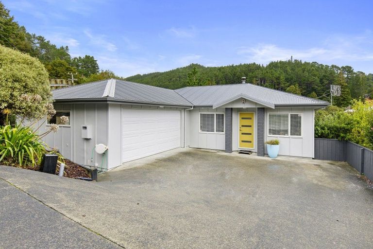 Photo of property in 31a Forest Road, Pinehaven, Upper Hutt, 5019