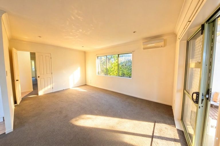 Photo of property in 8 Taha Road, Te Atatu South, Auckland, 0610