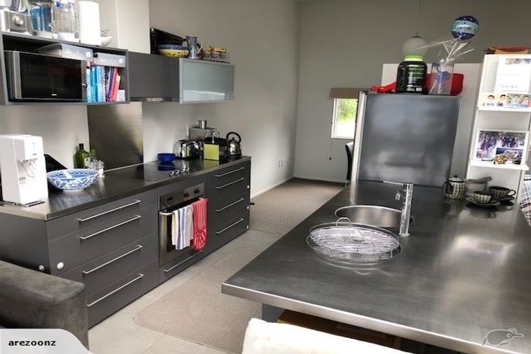 Photo of property in 24/2 Onslow Road, Khandallah, Wellington, 6035