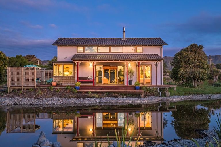 Photo of property in 106 Paetawa Road, Peka Peka, Waikanae, 5391