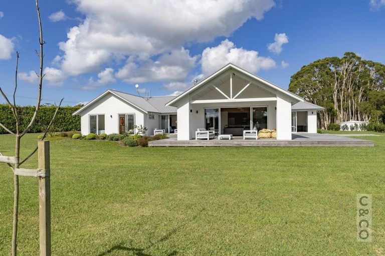 Photo of property in 88 Taupaki Road, Taupaki, Henderson, 0782