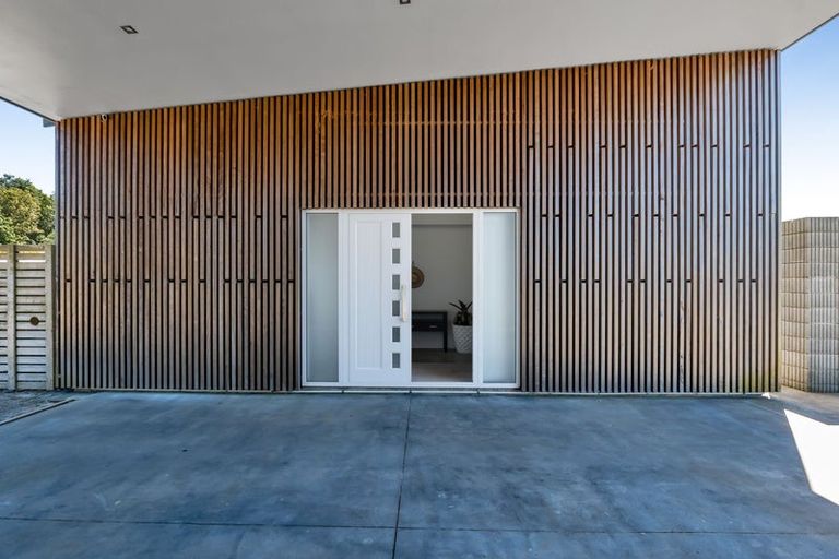 Photo of property in 68 Mcgiven Drive, Ridgewood, New Plymouth, 4371