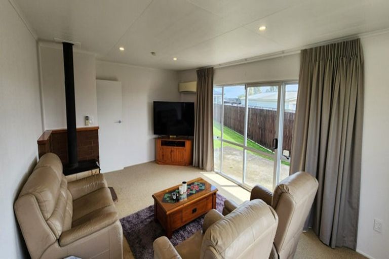 Photo of property in 37 Sunnyvale Street, Bell Block, New Plymouth, 4312