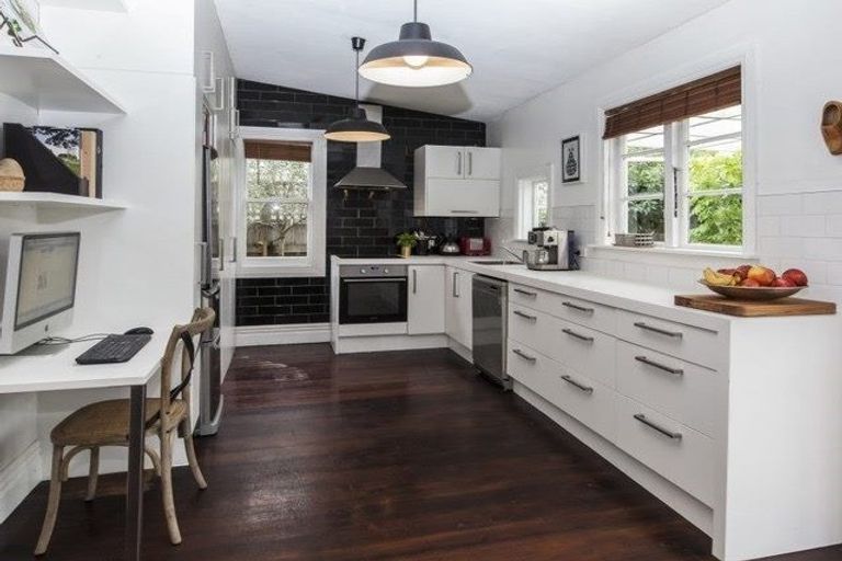 Photo of property in 56 Winton Street, St Albans, Christchurch, 8014