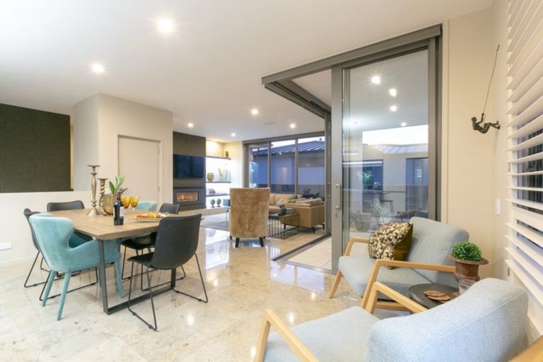 Photo of property in 14 Autere Street, Strandon, New Plymouth, 4312