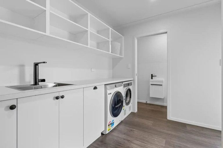 Photo of property in 117 Ruakokoputuna Road, Ruakokoputuna, Martinborough, 5781