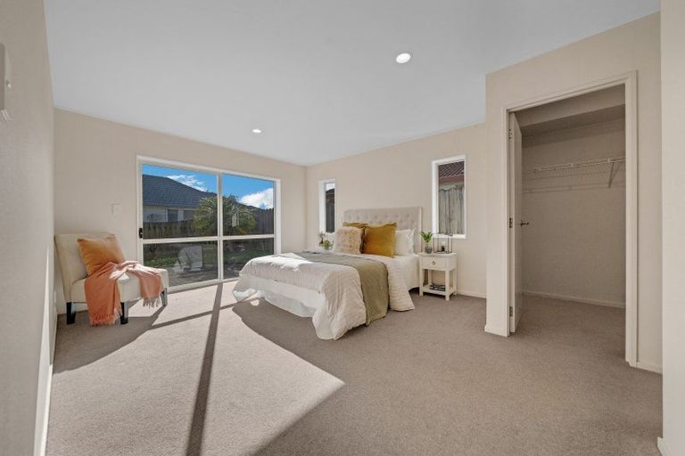 Photo of property in 1/15 Tolben Place, Golflands, Auckland, 2013