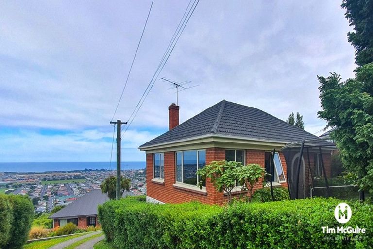 Photo of property in 139 Forfar Street, Clyde Hill, Dunedin, 9011