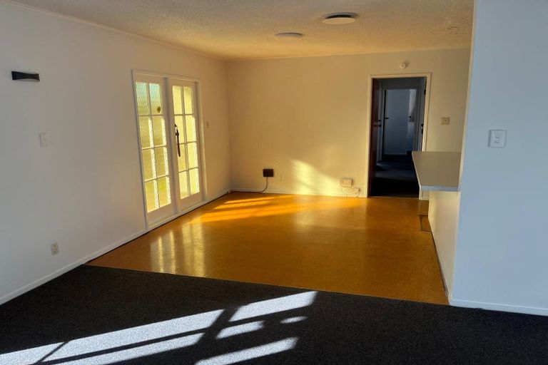 Photo of property in 1 Kerr Grove, Johnsonville, Wellington, 6037