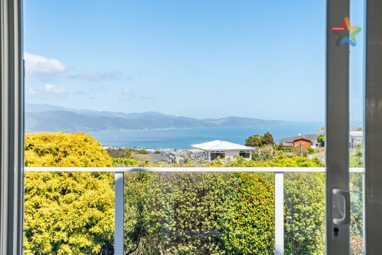 Photo of property in 13 Wilson Grove, Normandale, Lower Hutt, 5010