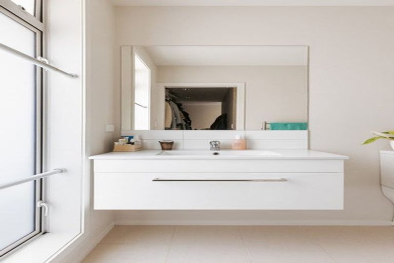 Photo of property in 58 Kayelene Place, Omokoroa, 3114