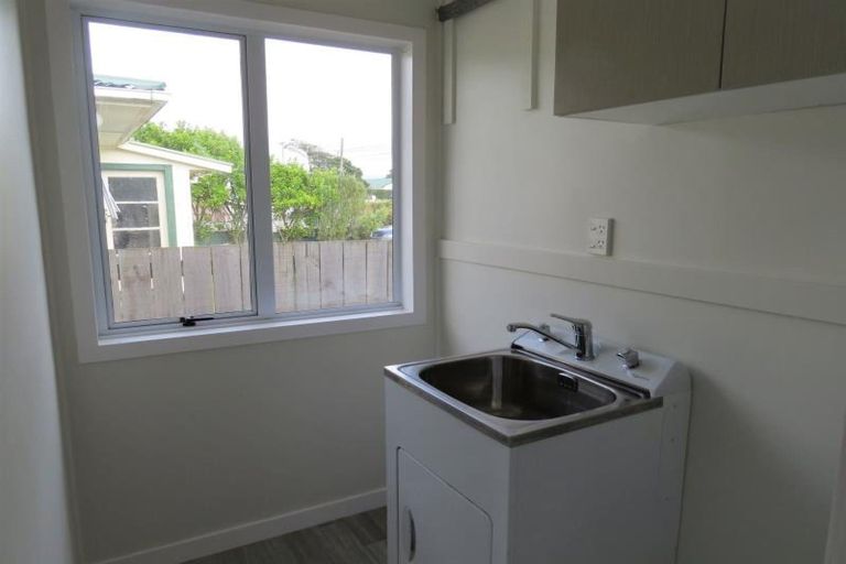 Photo of property in 26 Paritutu Road, Spotswood, New Plymouth, 4310